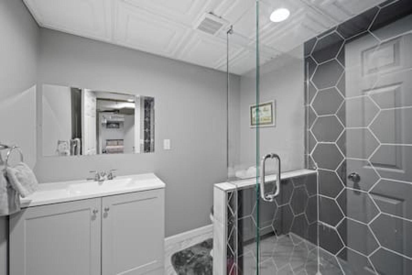Urban Elegance Retreat In Downtown Rochester Exterior foto