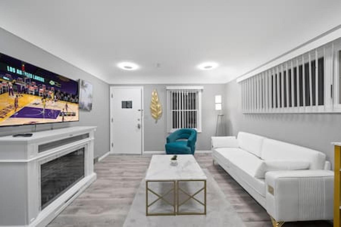 Urban Elegance Retreat In Downtown Rochester Exterior foto